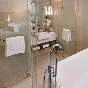 Pacific Club Room
